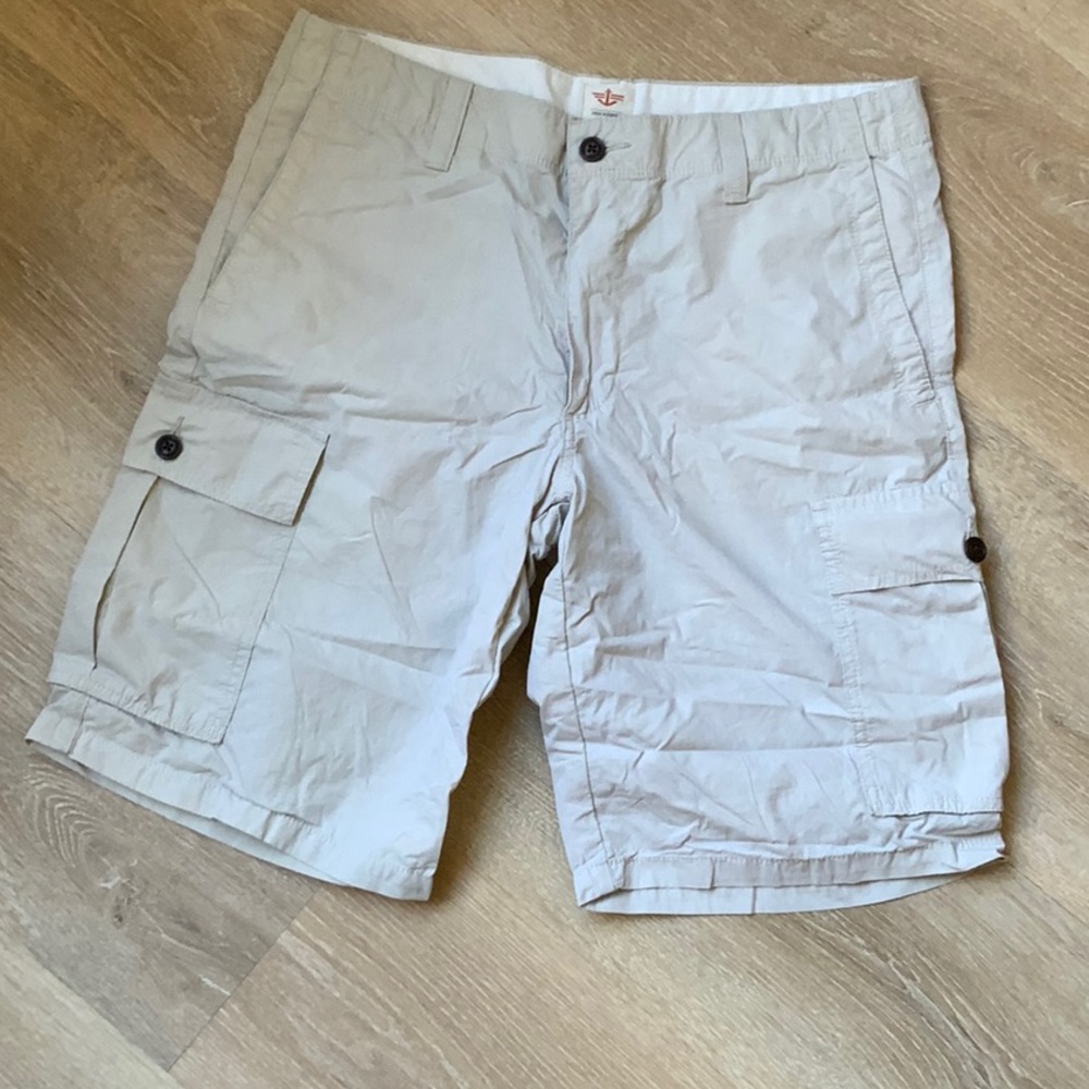 Dockers mens shorts size 33